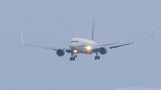 Очень опасное приземление самолёта - смотреть видео (1:12)