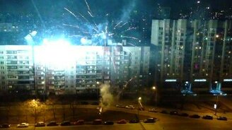 Любительский дворовый салют - смотреть видео (2:10)