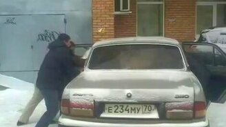 Мужики - герои, медведя завалили! - смотреть видео (1:35)