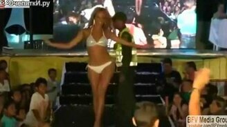 Нелепости на высоких каблуках - смотреть видео (3:54)