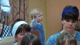 Маленькая дирижёрка - смотреть видео (1:05)