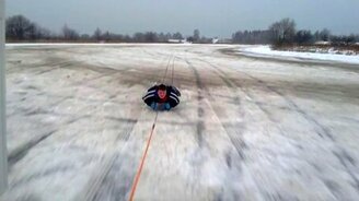 На санках через лужу - смотреть видео (1:30)