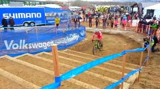 Взобрался по лестнице на велике - смотреть видео (0:10)