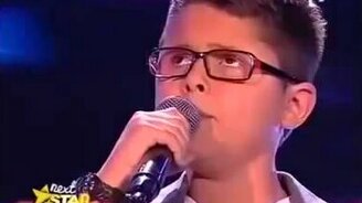 Мальчуган исполнил Show Must Go On - смотреть видео (3:59)