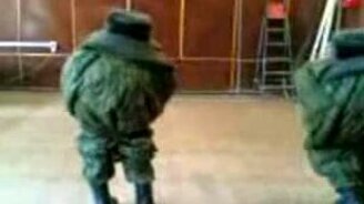 Армейский шуточный танец - смотреть видео (0:27)