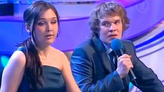 Несмелый парень знакомится с девушкой - смотреть видео (2:11)