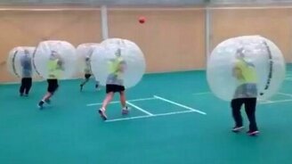 Оригинальная спортивная игра - смотреть видео (1:11)