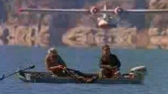 Напугал рыбаков - смотреть видео (0:55)