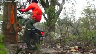 Замедленная красота катания по грязи - смотреть видео (2:25)