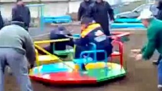 Не бывать ему космонавтом - смотреть видео (0:57)