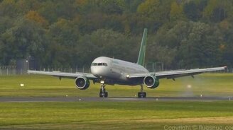Трудности посадки и взлёта при сильном боковом ветре - смотреть видео (11:02)