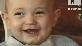 Малыш смеётся, как дельфин - смотреть видео (0:29)