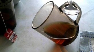 Устойчивая кружка с ложкой - смотреть видео (1:35)