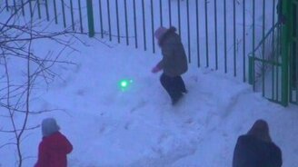 Дети и лазерная указка - смотреть видео (2:14)