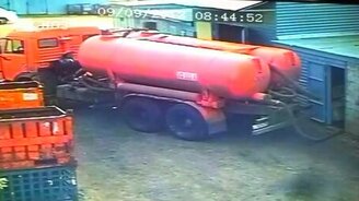 КамАЗ сдулся - смотреть видео (0:26)