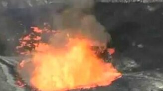 Реакция вулкана на брошенный камень - смотреть видео (0:36)