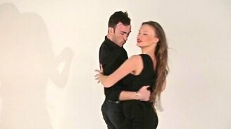 Как танцуют пары в клубе - смотреть видео (4:06)