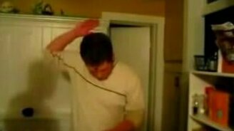 Розыгрыш с конфетой на лбу - смотреть видео (1:13)