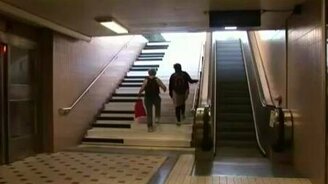 Как заставить людей ходить по лестницам? - смотреть видео (1:47)