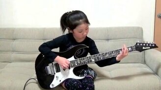 8-милетная японская гитаристка - смотреть видео (2:57)