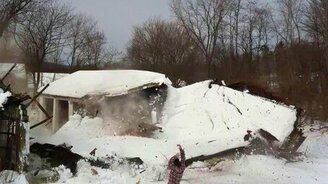 Разрушил дом одним прыжком - смотреть видео (0:43)