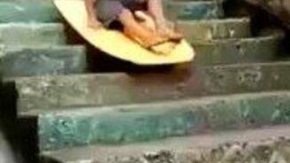 Не приемлемое для детей развлечение - смотреть видео (0:07)