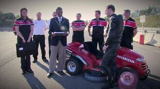 Самая быстрая газонокосилка - смотреть видео (2:12)