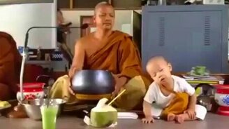 Мальчонка домедитировался - смотреть видео (0:27)