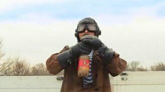 Киргизский ответ Ван Дамму - смотреть видео (0:46)