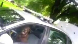 Помог собаке, которая отплатила верностью - смотреть видео (2:49)