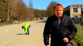 Новая технология ремонта дорог - смотреть видео (2:51)