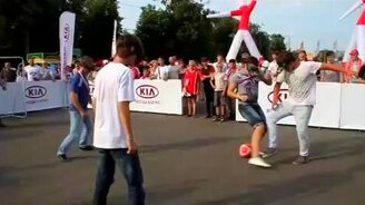 Футбол в биноклях - смотреть видео (2:31)