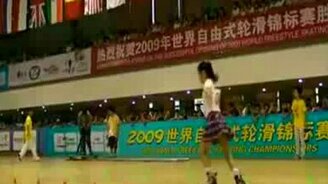 Отлично катается на роликах - смотреть видео (1:56)