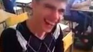 Неудержимый прикольный смех - смотреть видео (0:16)