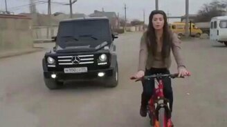 Девушка и кавказцы - смотреть видео (0:24)