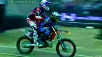 Трюкачи на мотоцикле - смотреть видео (0:34)