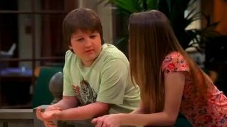 Как мальчишки обламывают девчонок - смотреть видео (0:17)