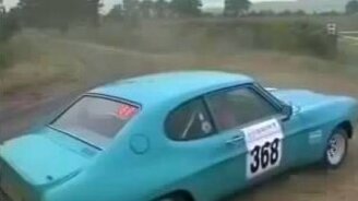 Очень вежливые гонщики - смотреть видео (0:26)