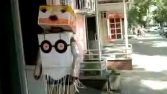 Киборги на улицах города! - смотреть видео (1:36)