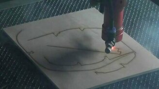 Как лазер режет фанеру - смотреть видео (5:12)