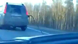 Оторвал шланг на АЗС - смотреть видео (2:18)