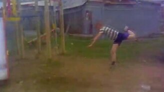 Ведь здорово кататься на качелях? - смотреть видео (2:57)