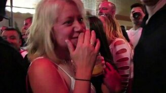 70-летний армрестлер - смотреть видео (2:12)