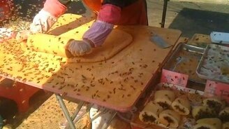 Уличная китайская еда - смотреть видео (1:16)