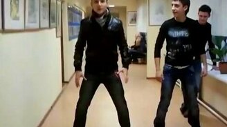 Как стать динозавром - смотреть видео (0:36)