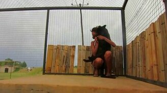 Девушка и чёрный леопард - смотреть видео (0:37)