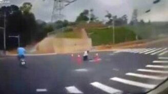 Настоящий мотогольф - смотреть видео (0:19)