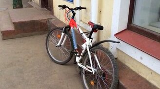 Мощно пристегнул велосипед - смотреть видео (0:16)