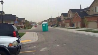 Побег биотуалета - смотреть видео (0:19)