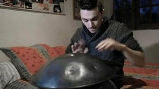 Соло на барабане-ханге - смотреть видео (4:06)